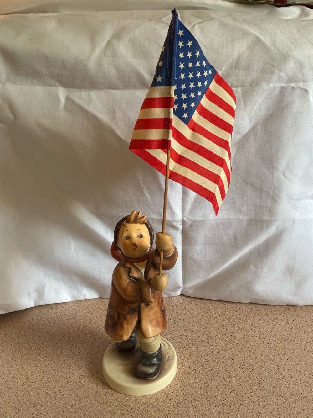 GOEBEL HUMMEL Figurine CALL TO GLORY First Issue 1992 739/I